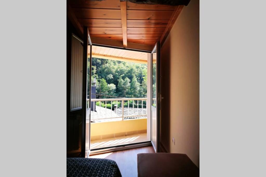 Apartamento Con Vistas Al Rio A Solaina Samos Exteriér fotografie