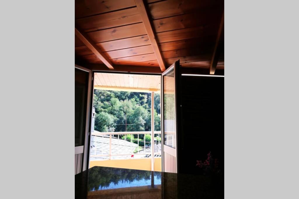 Apartamento Con Vistas Al Rio A Solaina Samos Exteriér fotografie